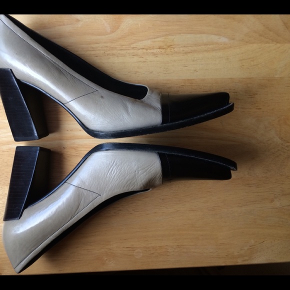 PRADA Pumps Genuine! - Picture 2 of 5